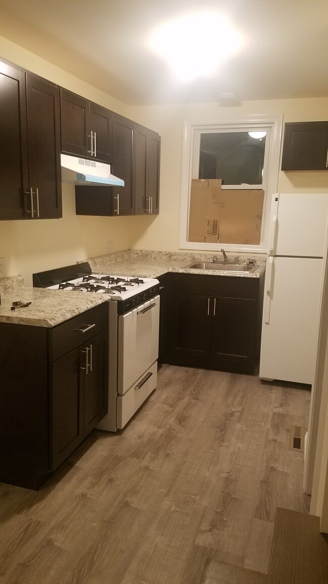 100 Smith St, Unit 1st Floor