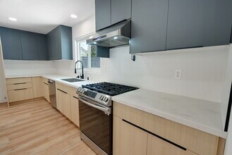 5548 Irondale Ave in Los Angeles, CA - Building Photo - Building Photo