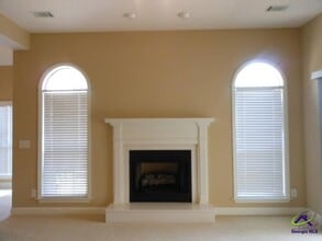 218 Carrington Ln in Centerville, GA - Foto de edificio - Building Photo