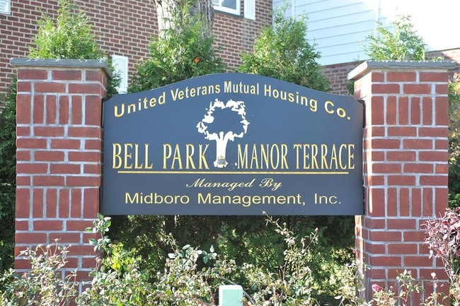 Bell Park Manor Terrace in Bellerose Manor, NY - Building Photo - Other