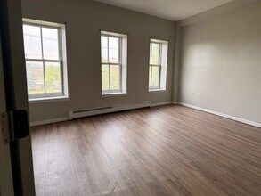 588-612-612 E Main St in Bridgeport, CT - Building Photo - Building Photo