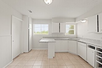 326 Brookview St in Channelview, TX - Building Photo - Building Photo