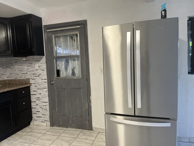 14050 Candler Ave, Unit Charming In Law Quarters in San Jose, CA - Foto de edificio - Building Photo