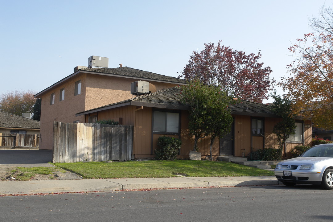 3388 San Mateo Ct in Merced, CA - Foto de edificio