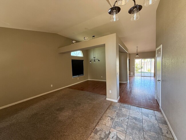 5604 Adobe Rd in Rocklin, CA - Building Photo - Building Photo