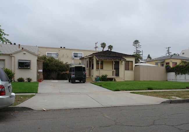 1040-1048 Beryl St in San Diego, CA - Building Photo - Building Photo