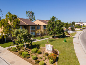 Easton Square in Rialto, CA - Foto de edificio - Building Photo