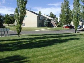 Parkway Apartments - Elko in Elko, NV - Foto de edificio - Building Photo