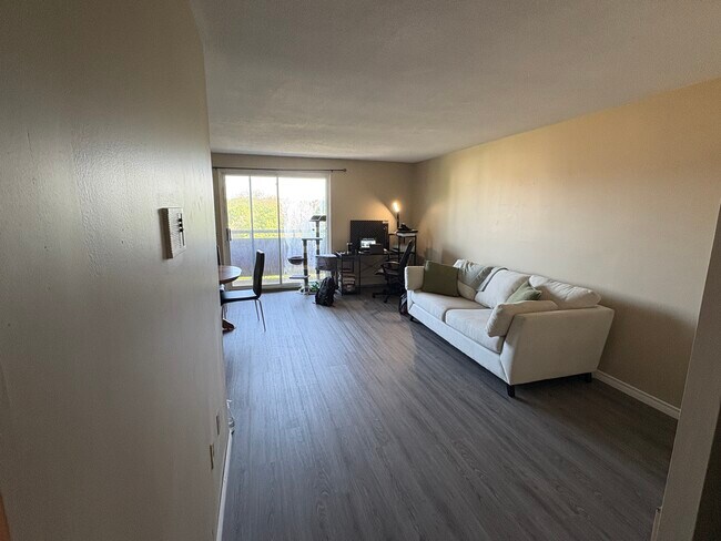 77 Brybeck Cres in Kitchener, ON - Building Photo - Building Photo