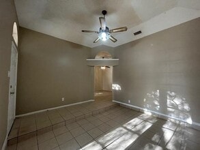 156 Lynn Loop in Laredo, TX - Building Photo - Building Photo