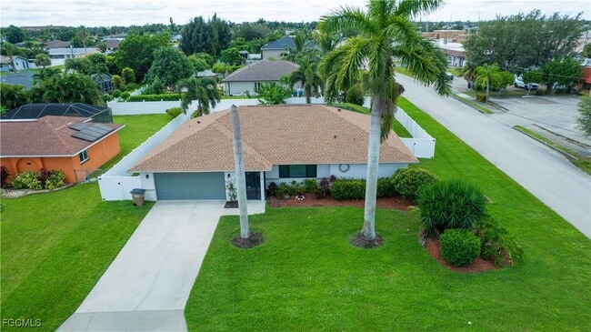 1702 SE 14th St in Cape Coral, FL - Foto de edificio - Building Photo