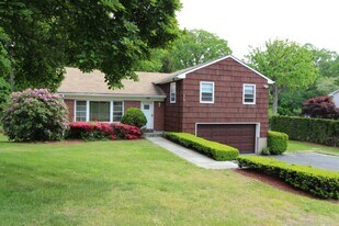 606 Rocky Ridge Rd in Harrison, NY - Building Photo