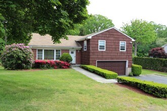 606 Rocky Ridge Rd in Harrison, NY - Building Photo - Building Photo