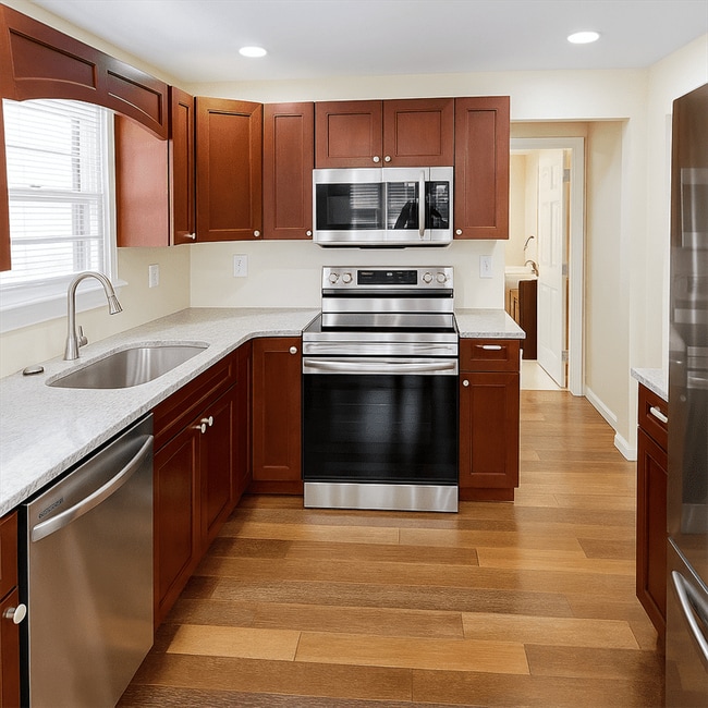 14736 Haggerty Rd in Belleville, MI - Building Photo - Building Photo