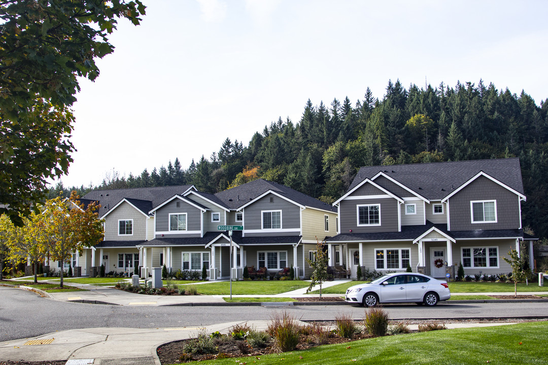 Woodbury Crossing Apartments and Townhomes in Olympia, WA - Building Photo