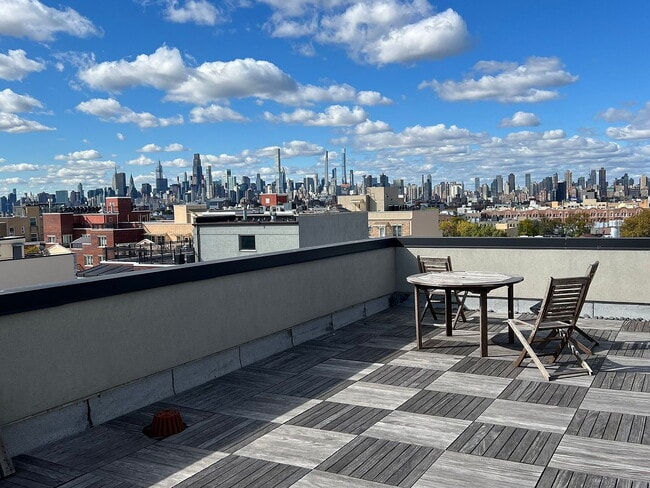 30-38-38 Steinway St in Queens, NY - Building Photo - Building Photo