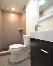23 Weitz St, Unit 1 in Boston, MA - Foto de edificio - Building Photo