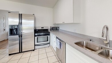 1605 Diamond St in San Diego, CA - Building Photo - Building Photo