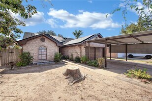 17 Pin Oak Rd in Edinburg, TX - Building Photo