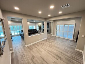 11194 Formosa Springs Ct in Las Vegas, NV - Building Photo - Building Photo