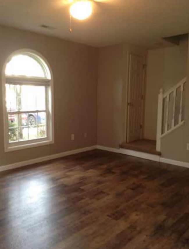 3351 S Oaklawn Cir in Bloomington, IN - Foto de edificio - Building Photo