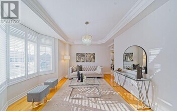 54 Spring Hill Dr in King, ON - Building Photo - Building Photo