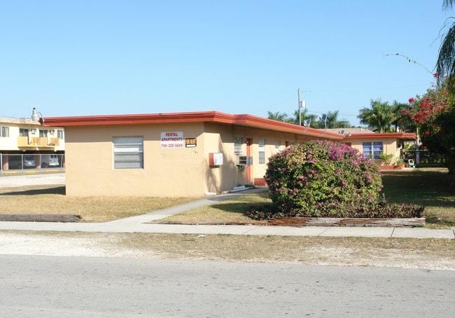 161 NW 9th St in Homestead, FL - Building Photo - Building Photo