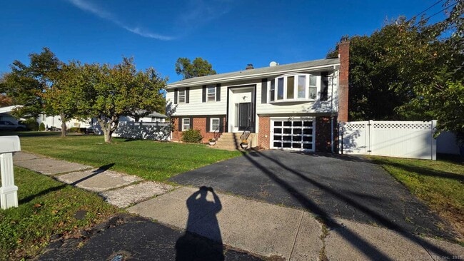 127 Ursini Dr in Hamden, CT - Building Photo - Building Photo