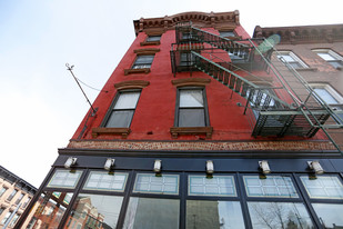 305 Smith St in Brooklyn, NY - Foto de edificio - Building Photo