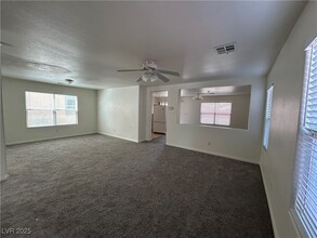 9949 Cerbat Ct in Las Vegas, NV - Building Photo - Building Photo