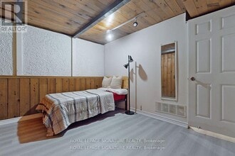 75 Glenstroke Dr in Toronto, ON - Building Photo - Building Photo