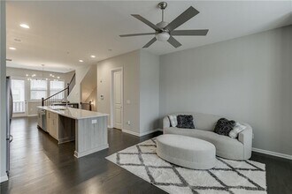 3905 Danube Ln in Atlanta, GA - Building Photo - Building Photo