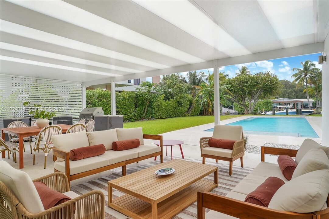 801 NE 76th St in Miami, FL - Building Photo