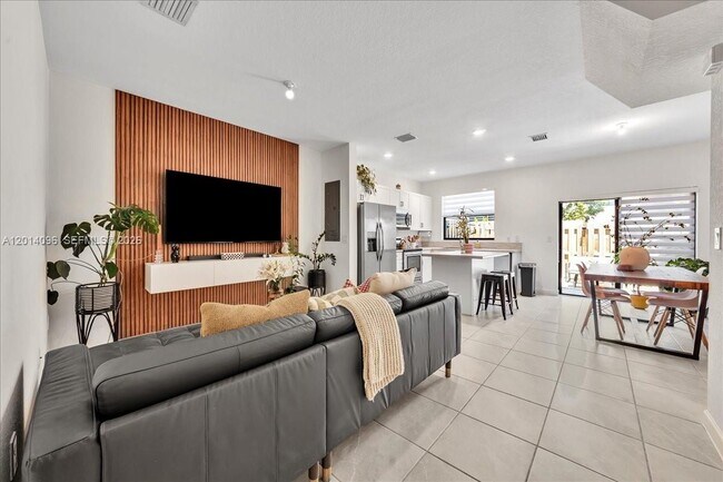 21059 NE 8th Ave in North Miami Beach, FL - Building Photo - Building Photo