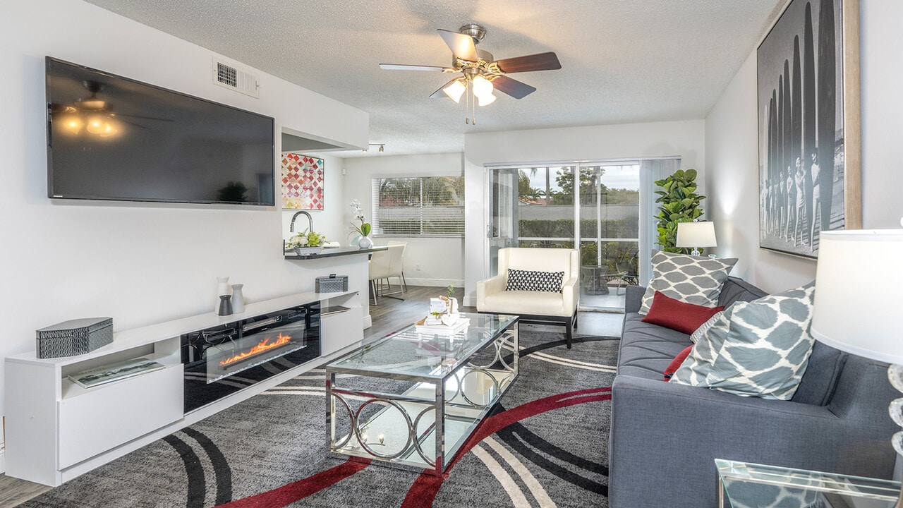 Avana at the Moors in Hialeah, FL - Building Photo