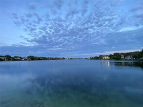 443 NE 195th St in Miami, FL - Building Photo - Building Photo