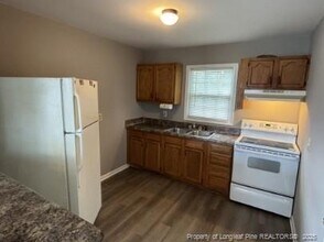 114 Calvin St in Spring Lake, NC - Building Photo - Building Photo