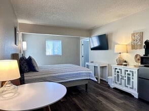 324 W Ward Ave in Ridgecrest, CA - Building Photo - Building Photo