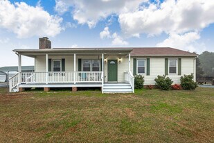 3012 Fielding Rd in South Chesterfield, VA - Building Photo