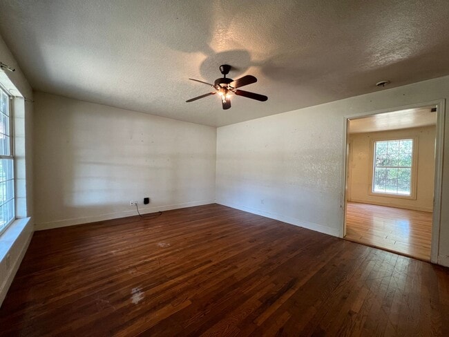 305 E Rd in Stephenville, TX - Building Photo - Building Photo