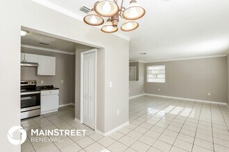 381 NE 164th St in Miami, FL - Building Photo - Building Photo