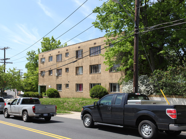 1240 Rhode Island Ave NE in Washington, DC - Foto de edificio - Building Photo