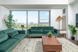 425 Massachusetts Ave, Unit ID1252109P in Cambridge, MA - Building Photo