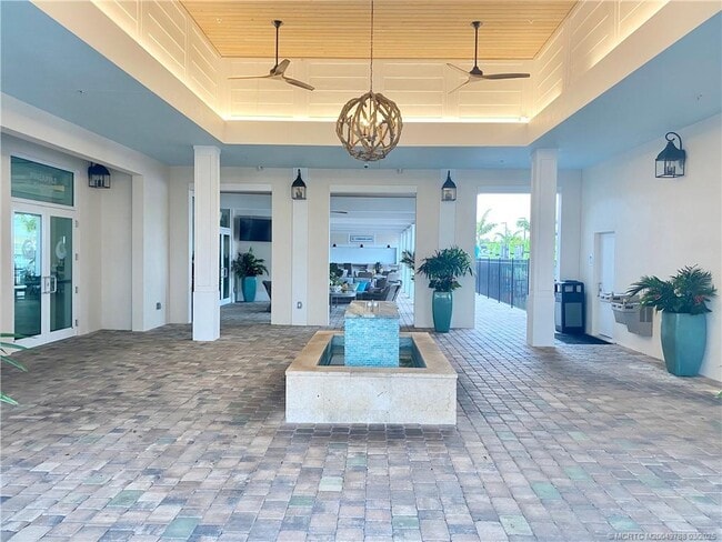 297 NE Coastal Dr in Jensen Beach, FL - Building Photo - Building Photo