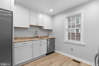 715 Anderson Ave in Rockville, MD - Building Photo - Building Photo