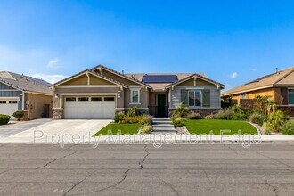 29604 Starring Ln in Menifee, CA - Foto de edificio - Building Photo