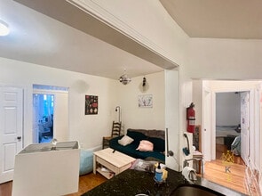 62 Egmont St in Brookline, MA - Building Photo - Building Photo