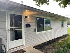 441 S Chillicothe St, Unit B in Plain City, OH - Building Photo