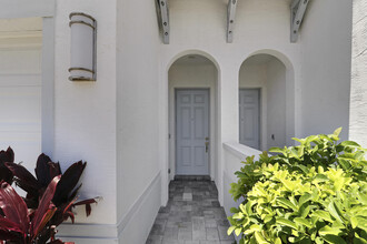 4833 Pointe Midtown Rd in Palm Beach Gardens, FL - Building Photo - Building Photo