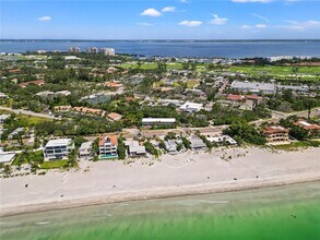 2823 Gulf of Mexico Dr in Longboat Key, FL - Building Photo - Building Photo